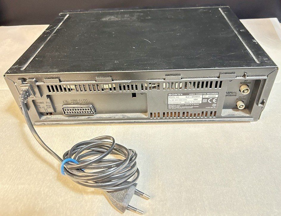 Alle VHS: Sony VHS-Videorekorder SLV-SE200 – Gebraucht aus Buchs SG von LogistikBuchs 1