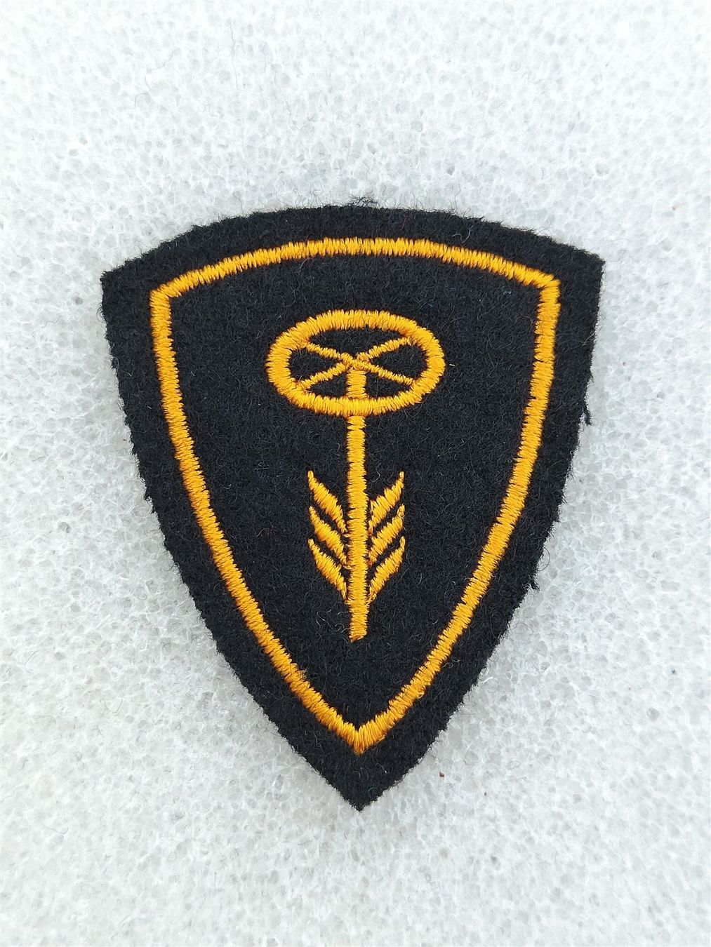 Placchette & Badge: Abzeichen Motorfahrer Ord. 95 Variante 5 – Usato da Bauma venduto da SwissMilitaria