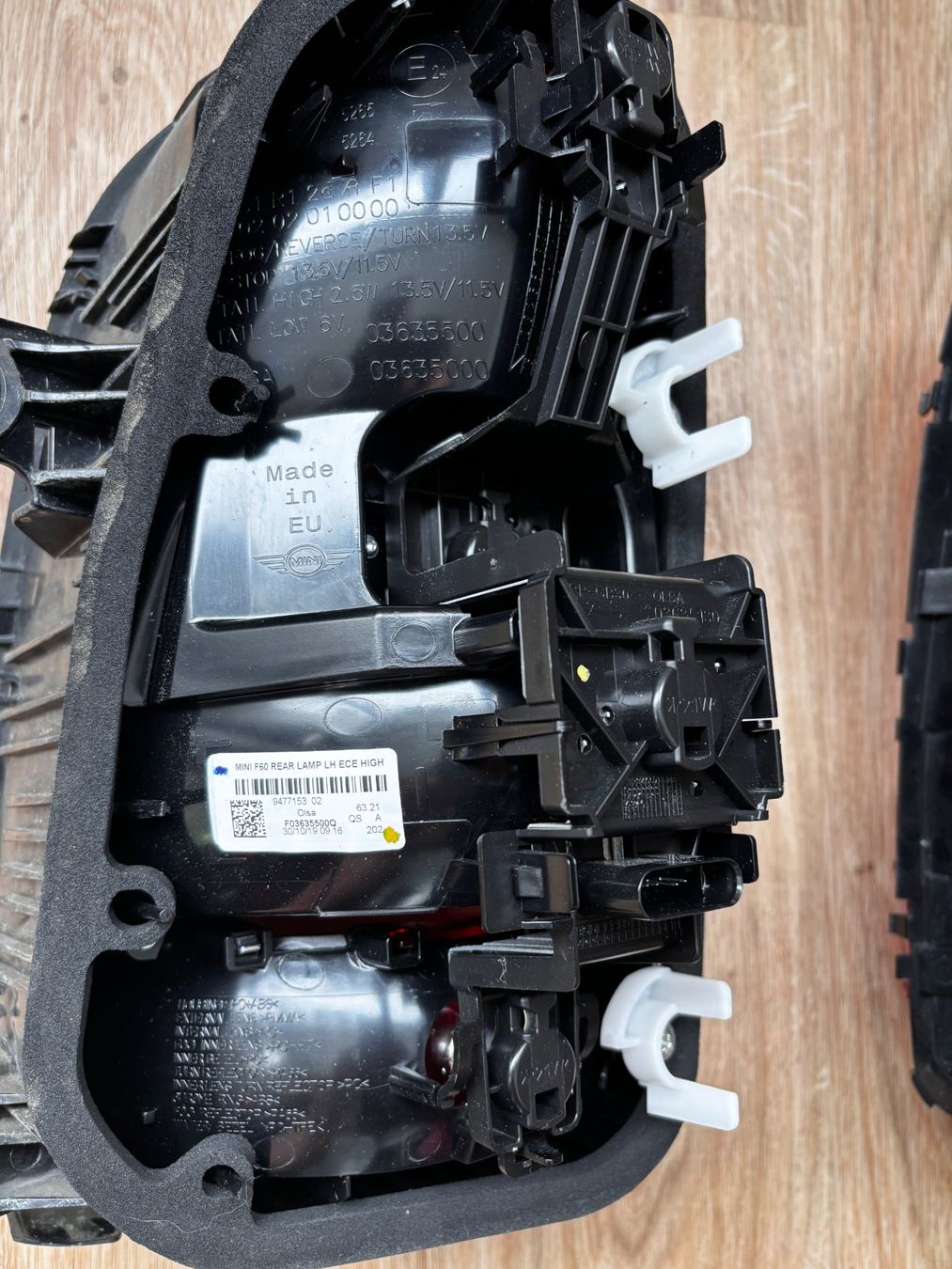 Mini Tutti pezzi di ricambio auto: MINI Countryman F60 Rückleuchte links oder rechts – Usato da Magden venduto da mcpead 4