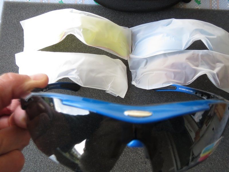 Brillen & Gläser: Sport-Sonnenbrille blau – Neu und originalverpackt aus Olten von Maniac63 1