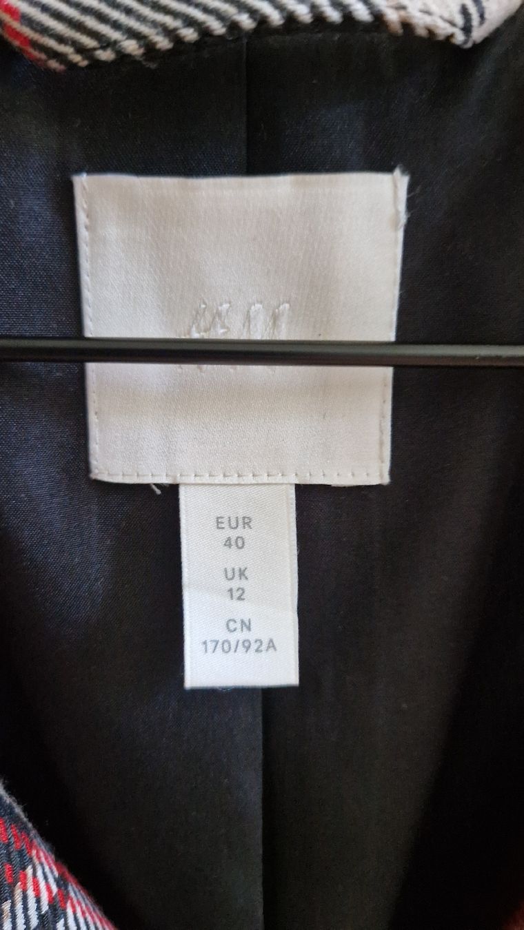 H&M Anzüge & Kostüme: Blazer – Gebraucht aus Langenthal von sel_y97v 1