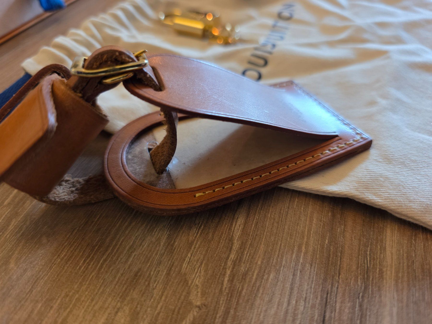 Louis Vuitton Borse: Louis Vuitton Schloss , Anhänger Set – Usato da Binningen venduto da lieblingsstyle 2