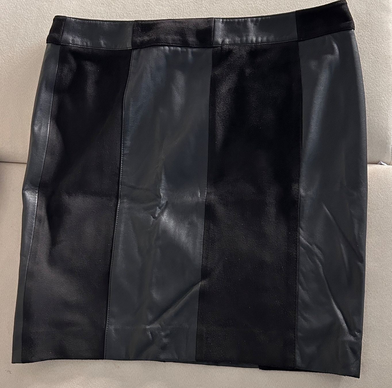 Hugo Boss Gonne: Hugo Boss Schwarzrock – Nuovo (secondo la descrizione) da Freienbach venduto da mar_rvc6