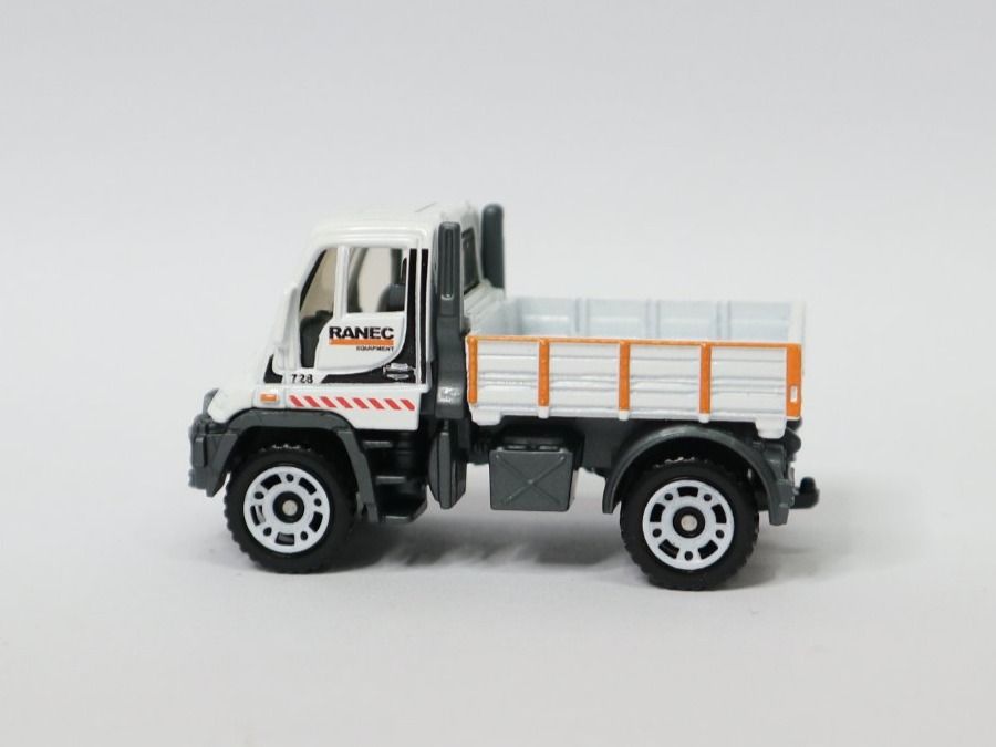 Matchbox Modellini d'auto: Matchbox Mercedes Unimog Ranec  neu – Nuovo (secondo la descrizione) da Eschenbach SG venduto da Astalavista 1