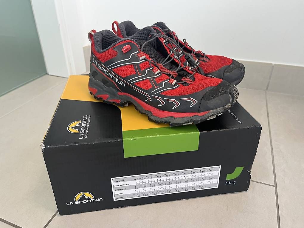 Scarpe da uomo: Chaussures de randonnée, taille 37 – Usato da Perly venduto da Evan78