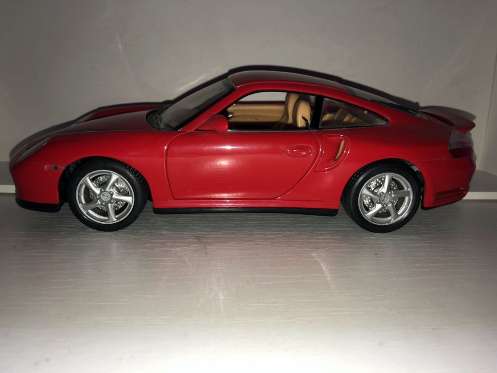 porsche 911 1998  1/18