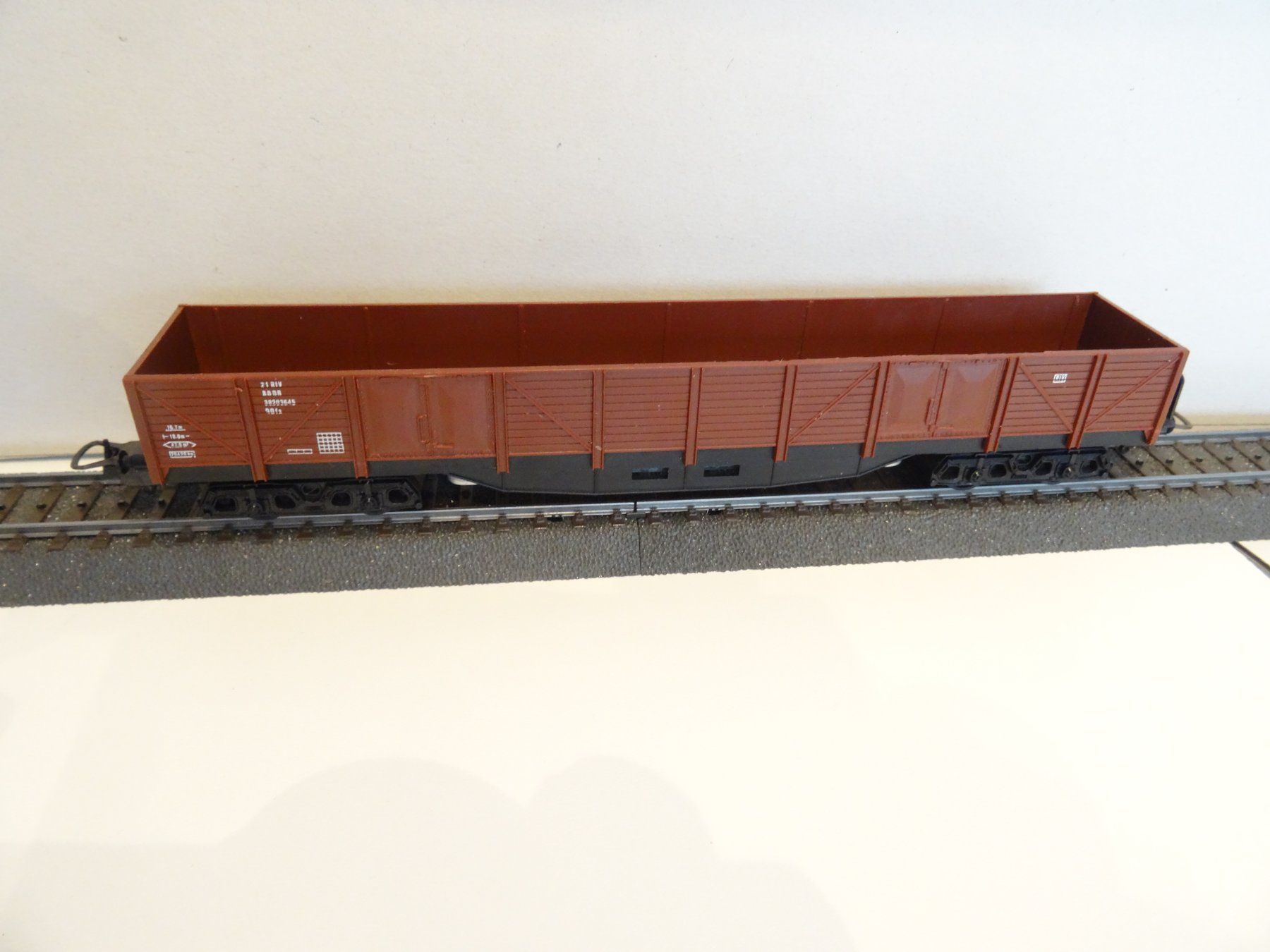 Lima Modellini di ferrovie: Lima HO Güterwagen 19cm lang – Usato da Hochdorf venduto da Teger02 1