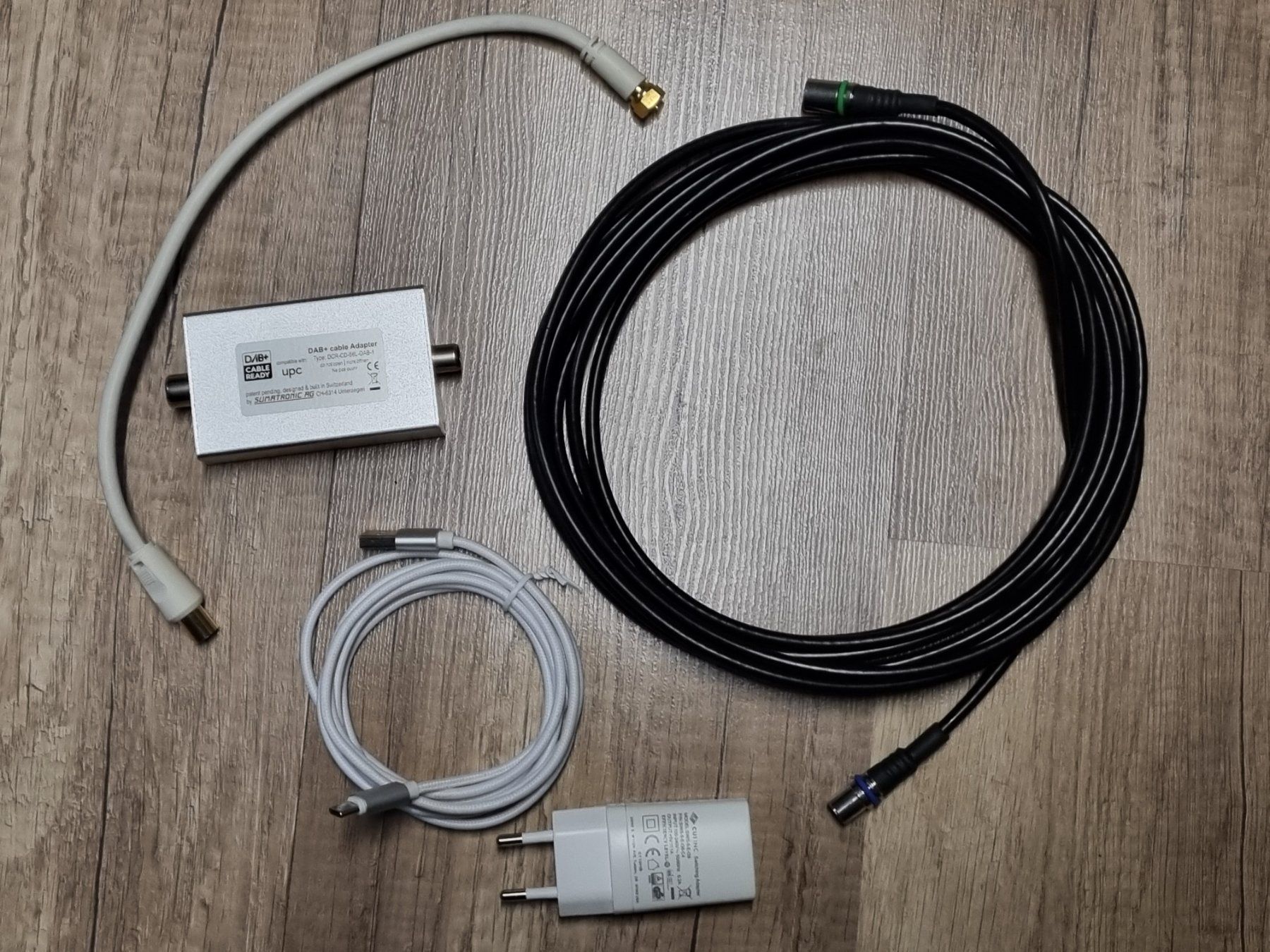 Convertisseurs: Sumatronic DISPLEX DAB+ - Kabeladapter – D'occasion à Finsterhennen par friap2000 2