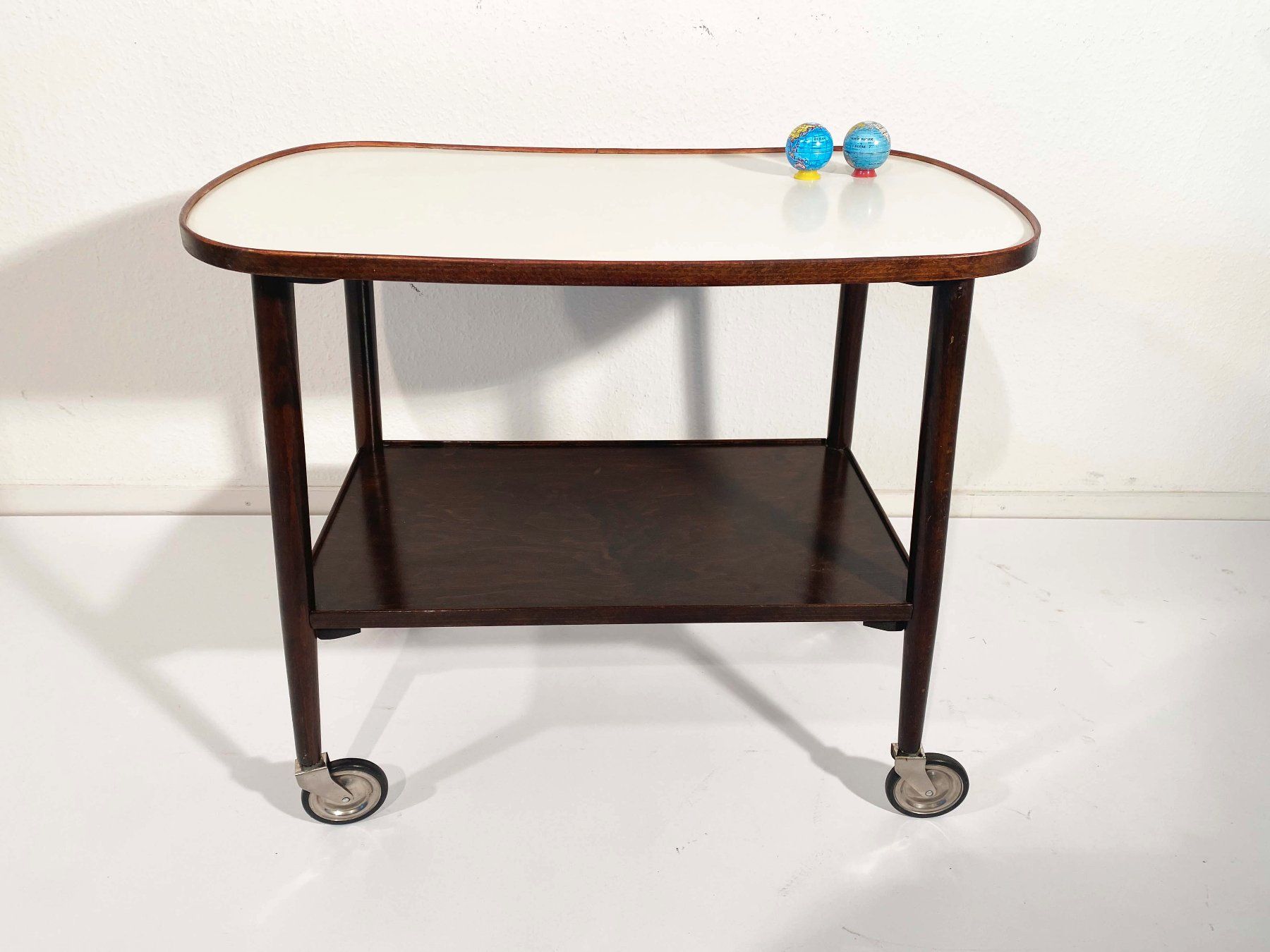 Carrelli di servizio: Midcentury Servierrolly – Usato da Beringen venduto da Kultgut