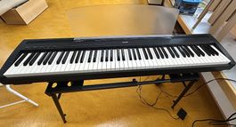 Yamaha P-85 digital piano mit Ständer
