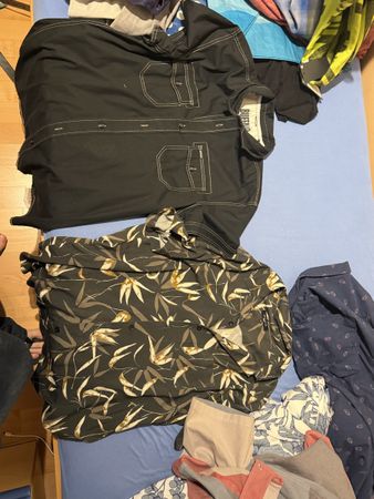 Set of two flowing shirts 