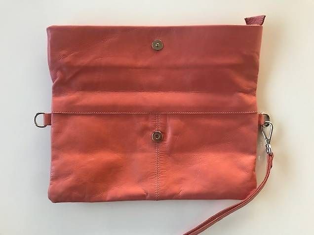 Borse da donna: Tasche Clutch Leder Lachsfarbe – Usato da Richterswil venduto da KAYLEIGH_77 3
