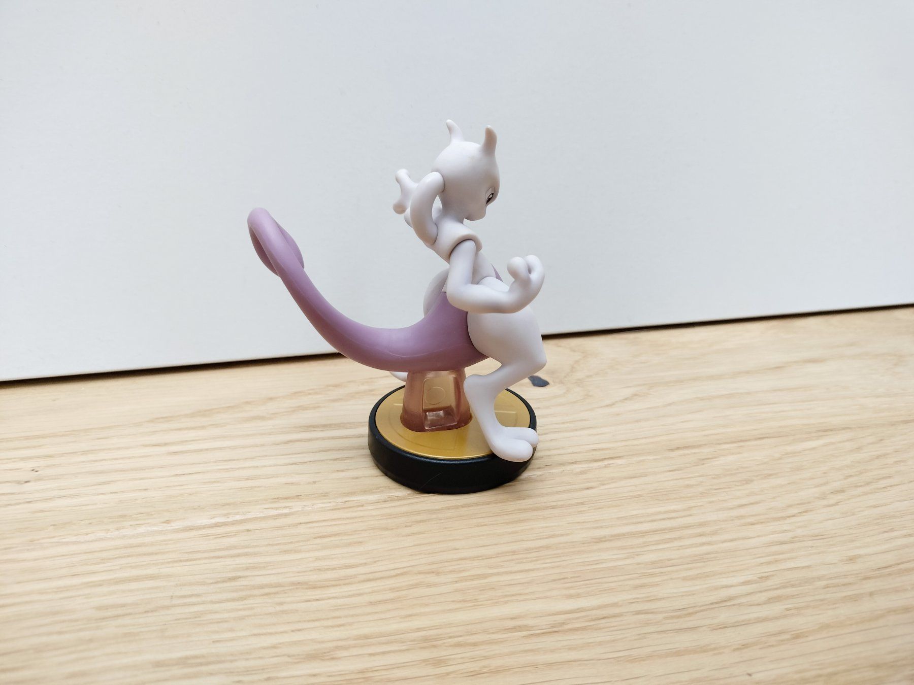 Nintendo Statuette: Pokemon Mewtwo Amiibo Figur – Usato da Wil SG venduto da kaizzen 2