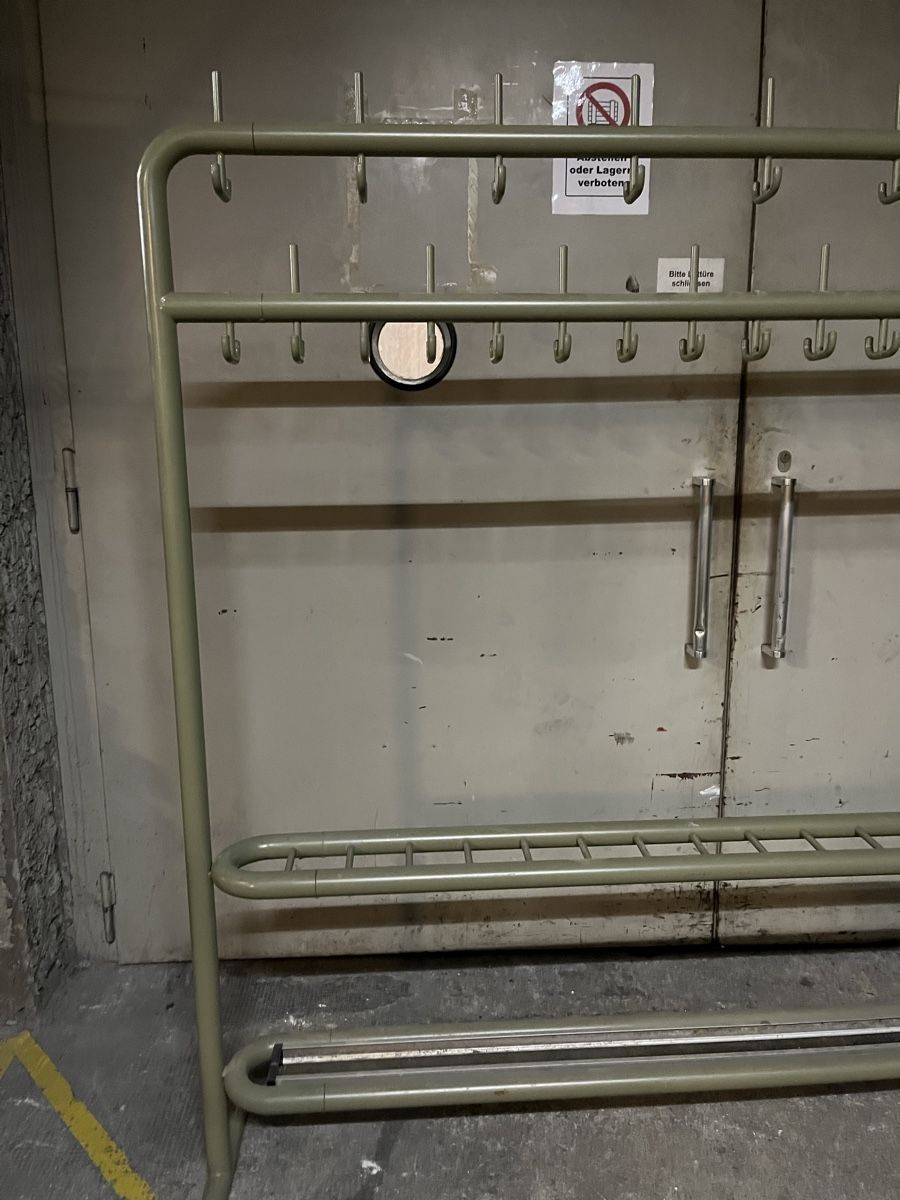 Guardaroba: Garderobe Kleiderständer Industrial – Usato da Münchenstein venduto da Sozial_Labor_Brocki 1