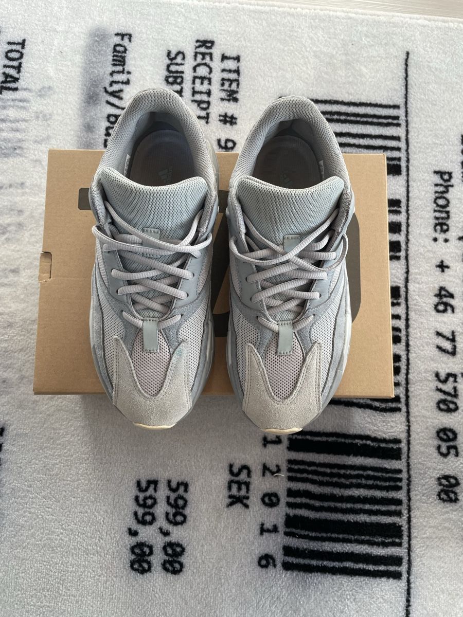 Adidas Scarpe da uomo: Yeezy 700 Inertia – Nuovo (secondo la descrizione) da Morges venduto da ITASAP 2