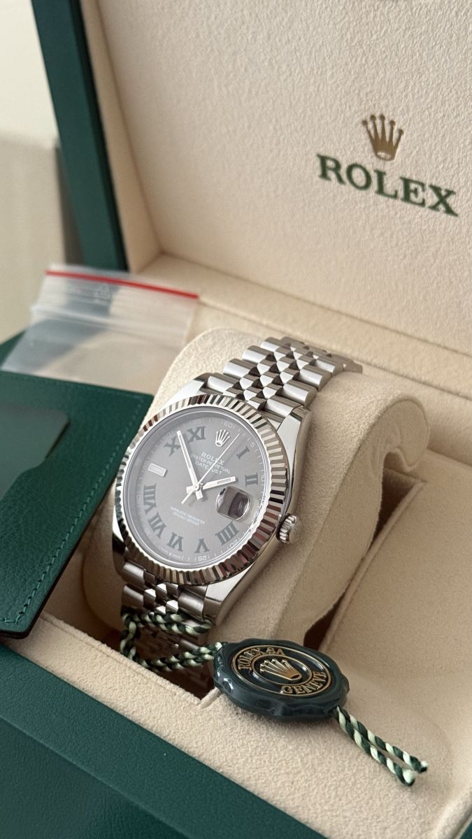 Rolex Montres: Rolex Datejust 41 - Wimbledon Dial - Full Set – D'occasion à Udligenswil par TomSawyer33