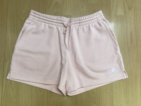 New Balance Short Damen Grösse S Rosa Neu