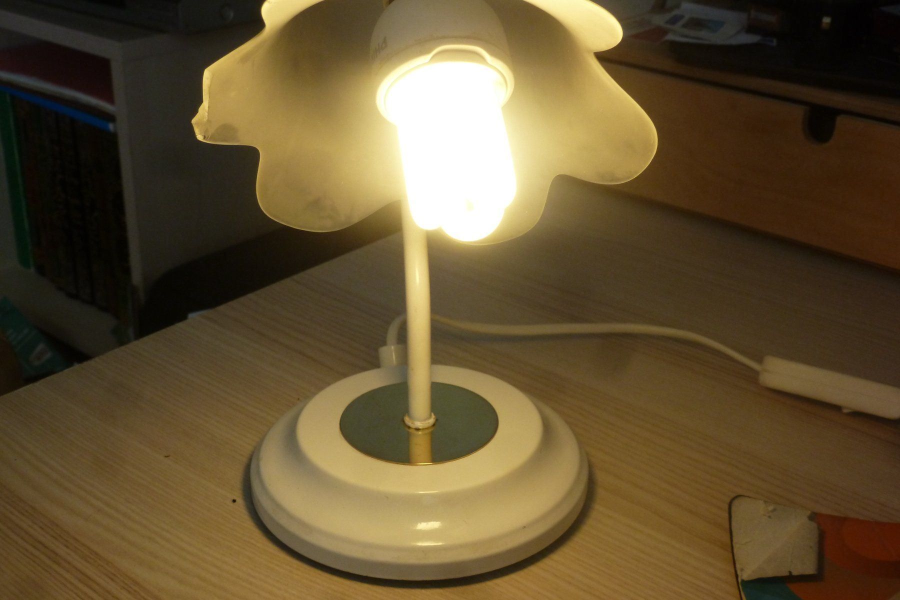Lampade: Schöne Schreibtischleuchte Weiss Farbe – Usato da Emmen venduto da newdeal1970 4