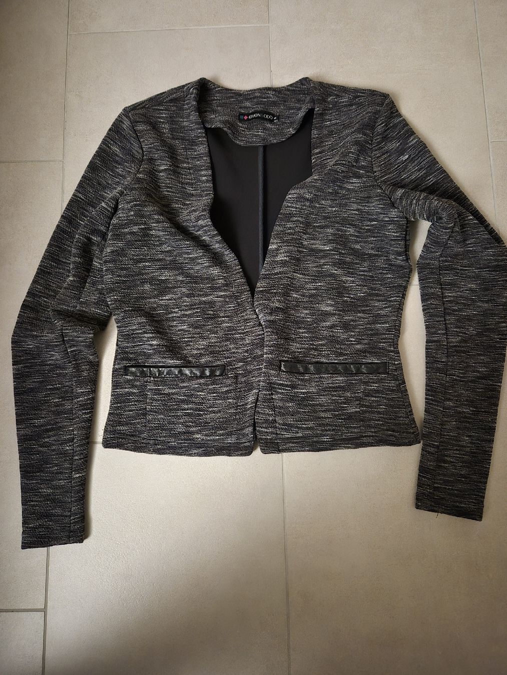 Lotti di vestiti: 4-teiliges Kleiderpaket Gr. S – Usato da Derendingen venduto da Carand12 1