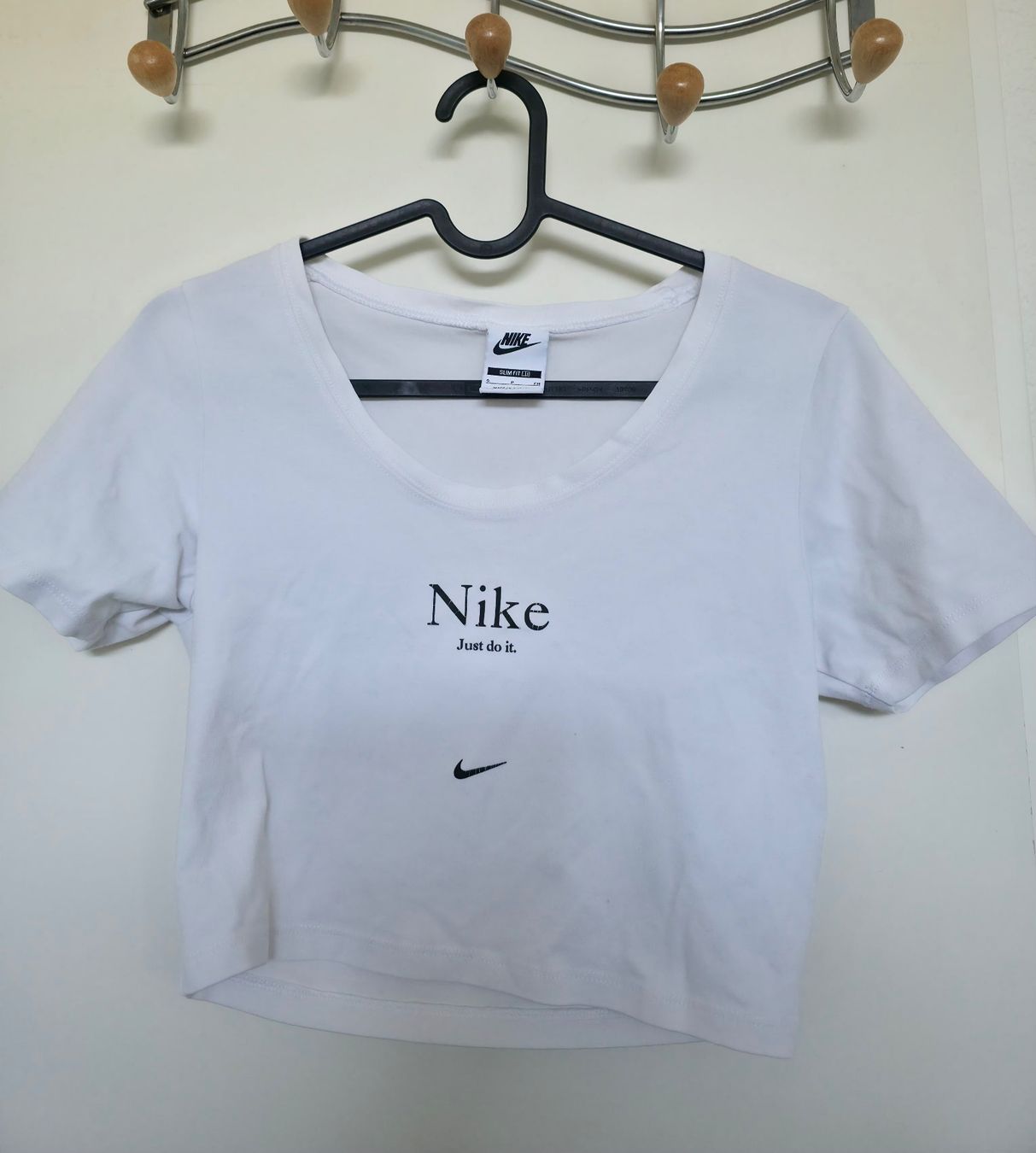 Nike Top: Nike Sport Crop Top – Usato da Hombrechtikon venduto da moonwaterqueen