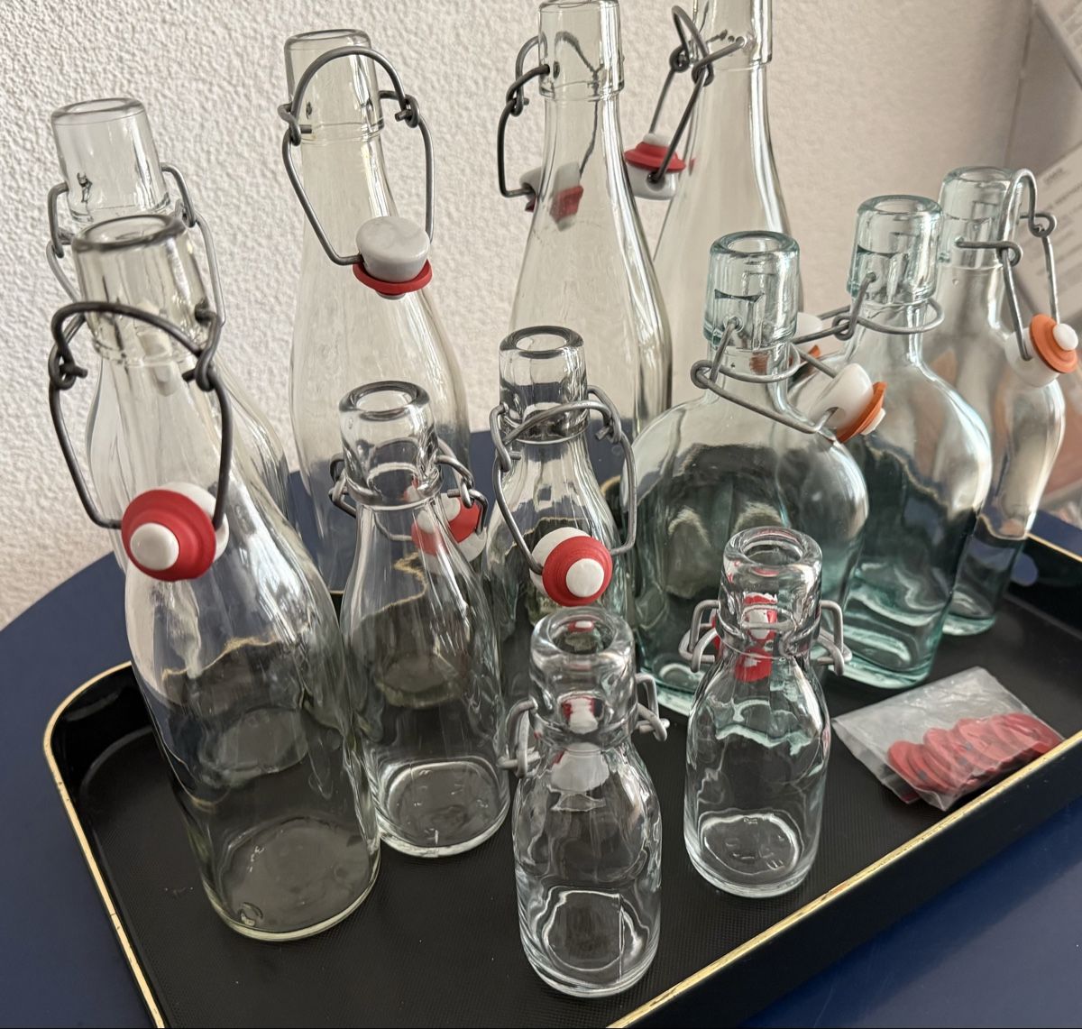 Gläser, Krüge & Flaschen: 12 verschiedene Glasflaschen  – Gebraucht aus Wangen SZ von hame1945 2
