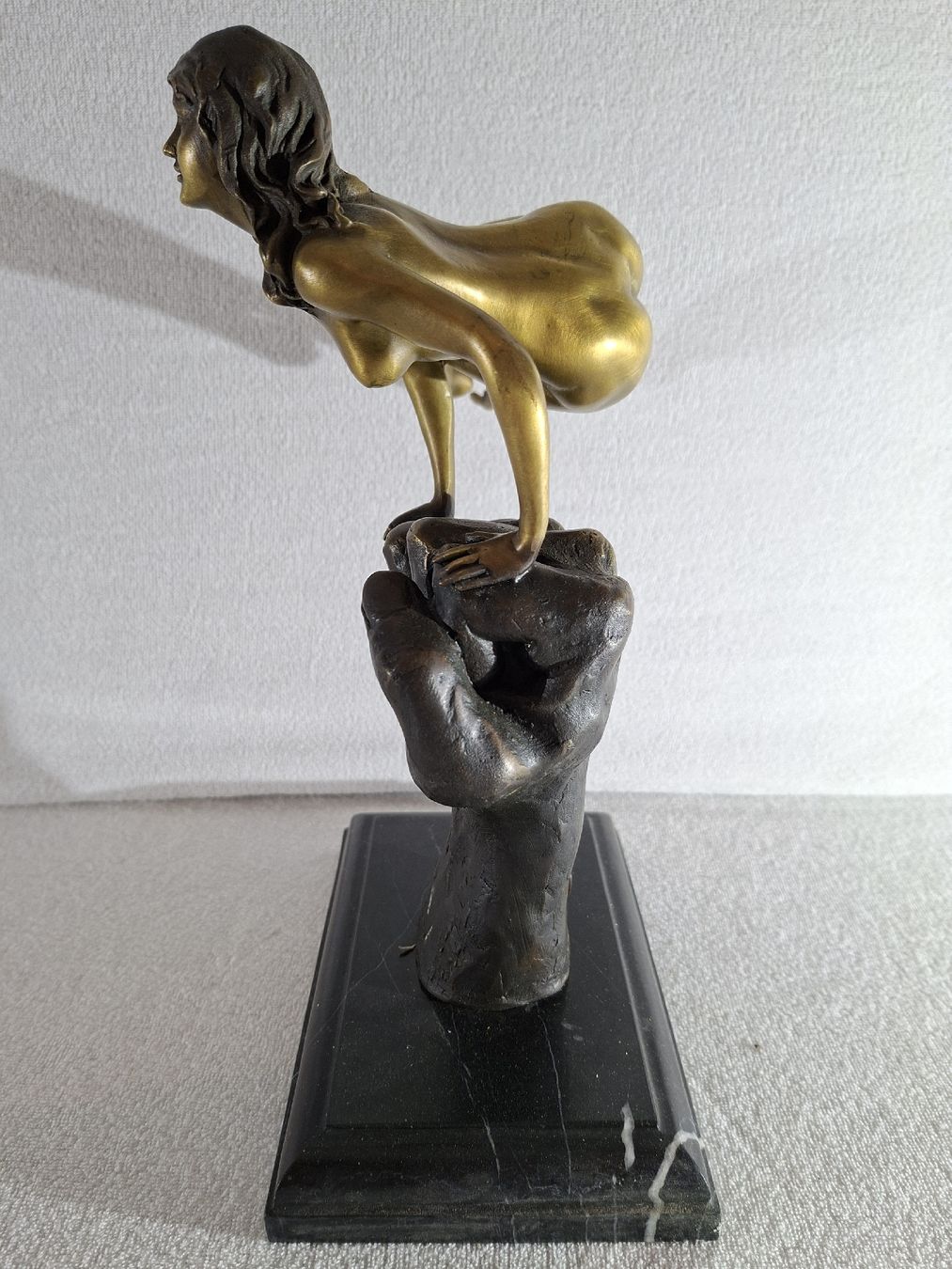 Sculture & Statue: Bronze nackte Turnerin auf Hand – Usato da Grindelwald venduto da carro5 1