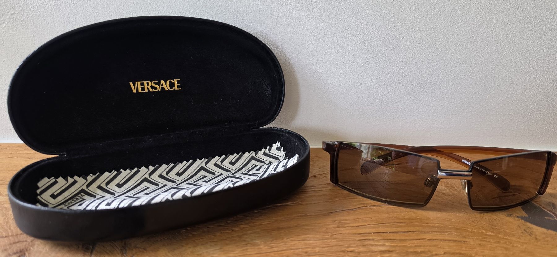 Versace Occhiali & Lenti: Versace Versus Sonnenbrille braun  – Usato da Eglisau venduto da naminaso 2