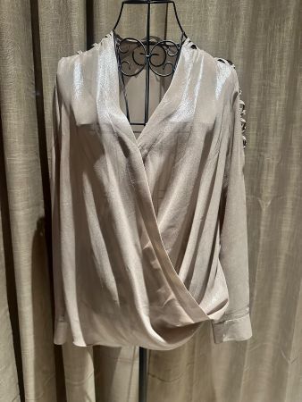 Schickes Guess Oberteil, neu