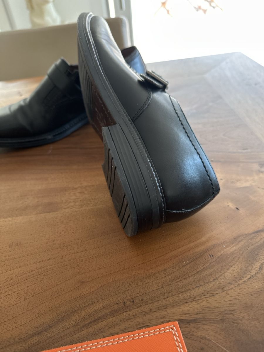 Scarpe da uomo: Herrenschuh 43 schwarz – Nuovo (secondo la descrizione) da S. Antonino venduto da Swissbutler 1