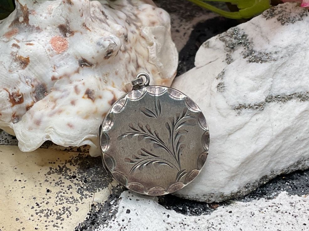 Anhänger: Antikes Medaillon Sterlingsilber – Gebraucht aus Luzern von S.Kern01 2