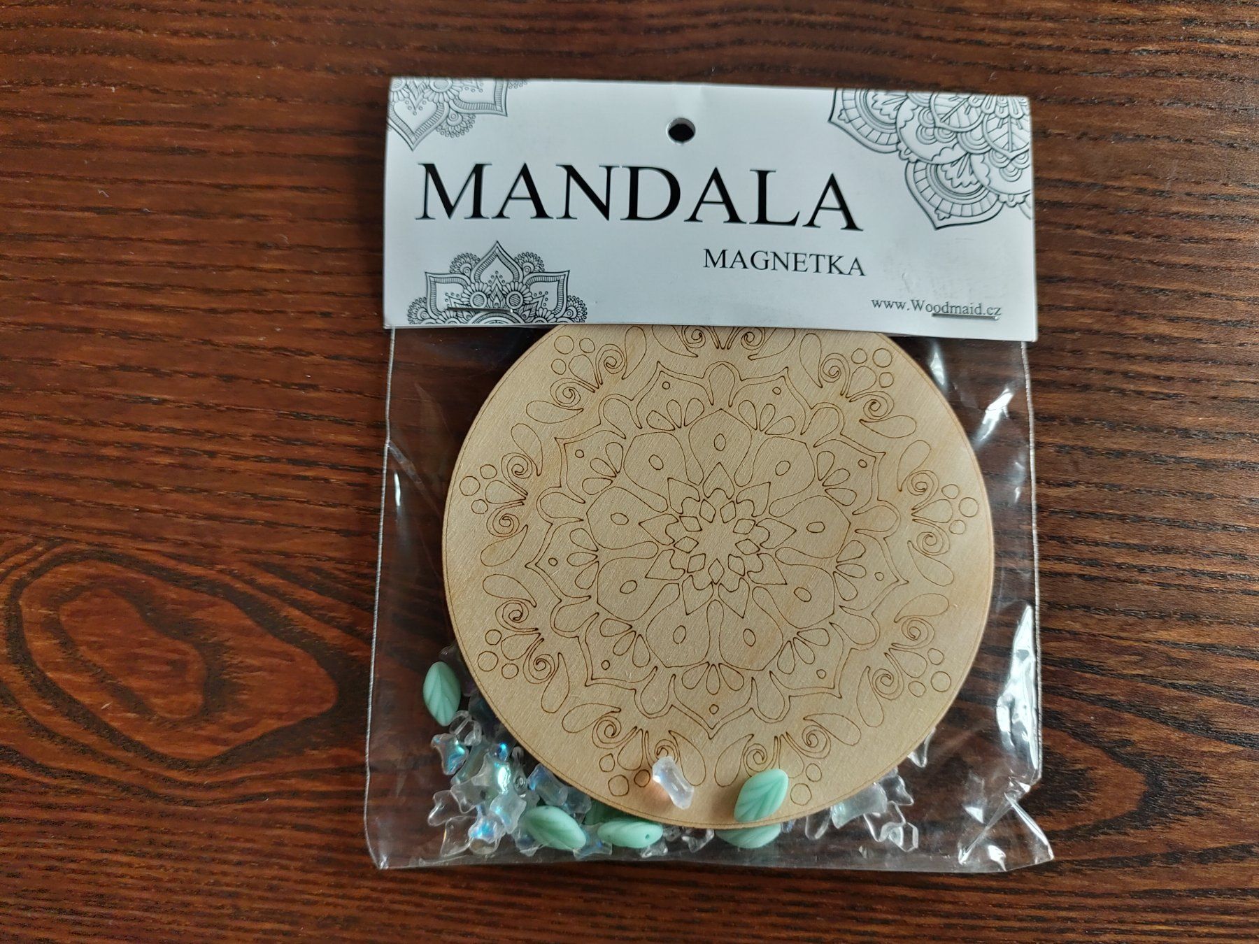 Alle Dekorationen: Holz Mandala Scheibe mit Perlen magnetisch vers. Farben – Neu und originalverpackt aus Thalwil von ersteigerer
