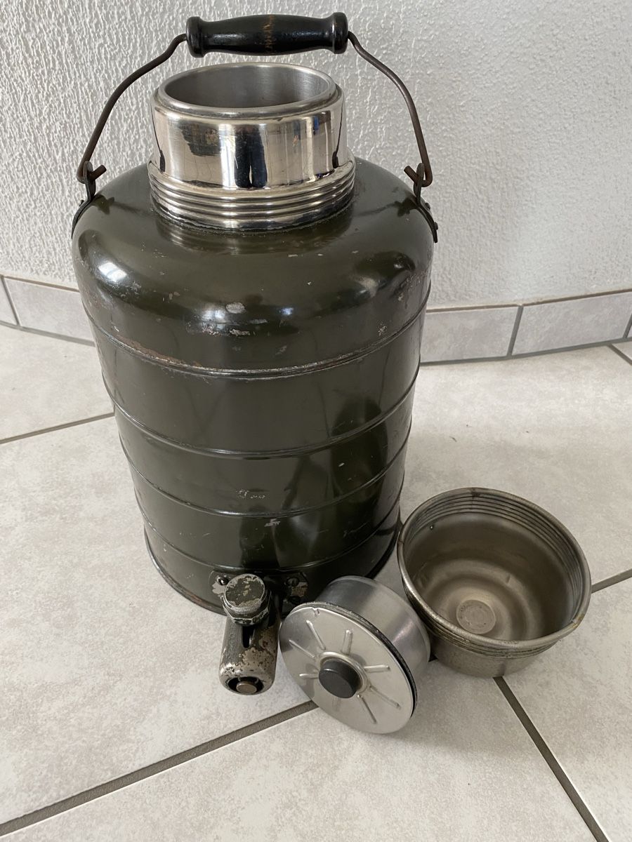 Contenitori edile: US-Army Stanley Liquid Thermo Container – Usato da Hoeri venduto da remove 1