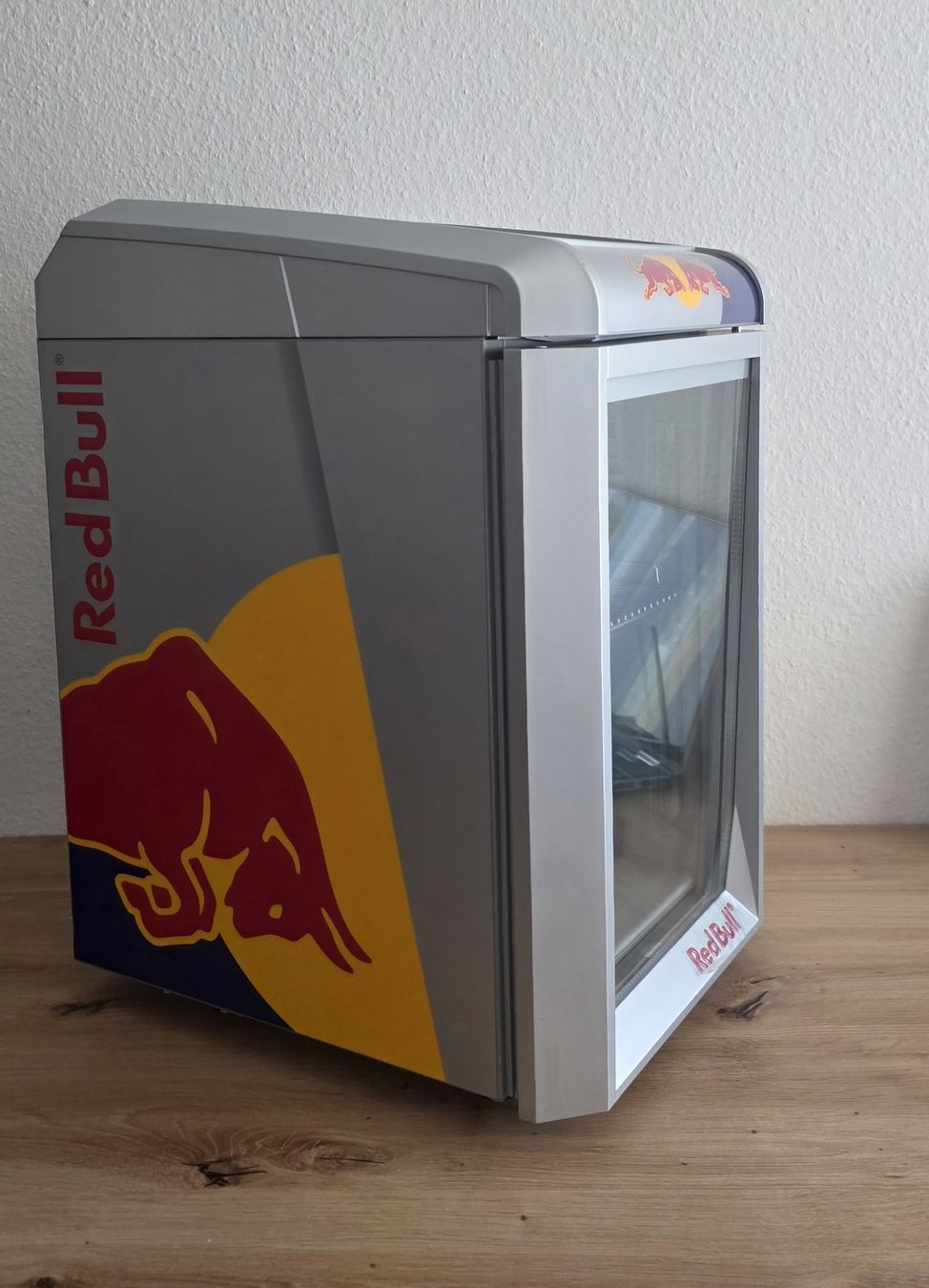 Kühlschrank: Red Bull Kühlschrank – Gebraucht aus Wil SG von GT504