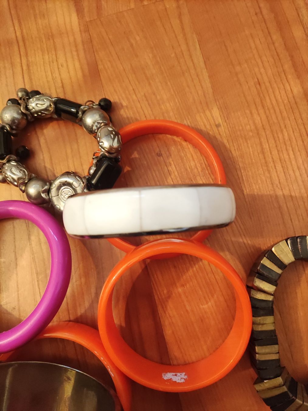 Sonstiger Schmuck: Modeschmuck - 10 Armreife und Ketten – Gebraucht aus Solothurn von Csw1 2