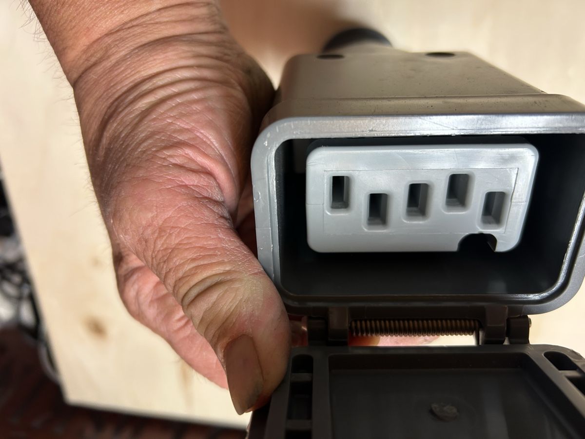 Stecker: 380V Stecker Kunststoff – Neu (gemäss Beschreibung) aus Rickenbach LU von Brutus05