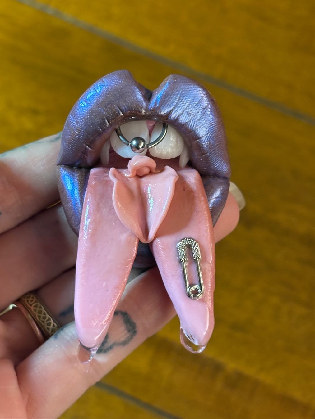 Statuette: Sofie’s World Pussy Eater Magnet – Nuovo (secondo la descrizione) da Erlinsbach SO venduto da sofieee