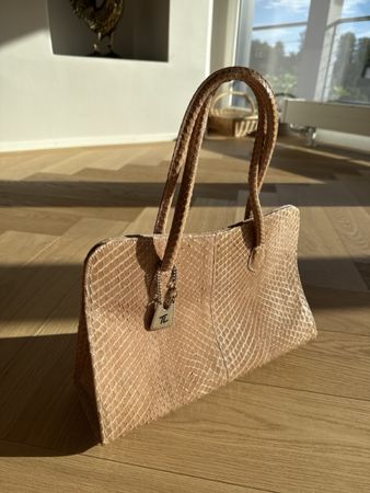 Tarqua Lucianu Leder beige Handarbeit Schweiz guter Z