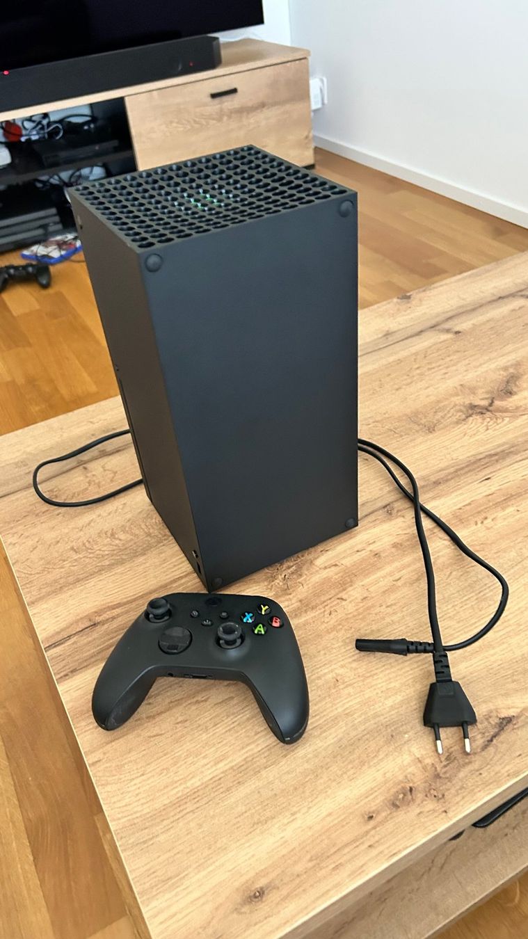 Microsoft Console: XBox Series X mit 1 Controller – Usato da Winkel venduto da man_g8ll 2