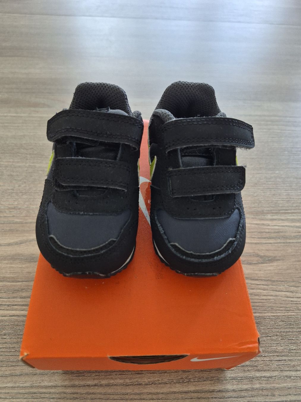 Nike Scarpe per ragazzi: NEUE Nike Kinder Turnschuhe Gr. 18.5 – Nuovo (secondo la descrizione) da Adliswil venduto da Ci5671 1