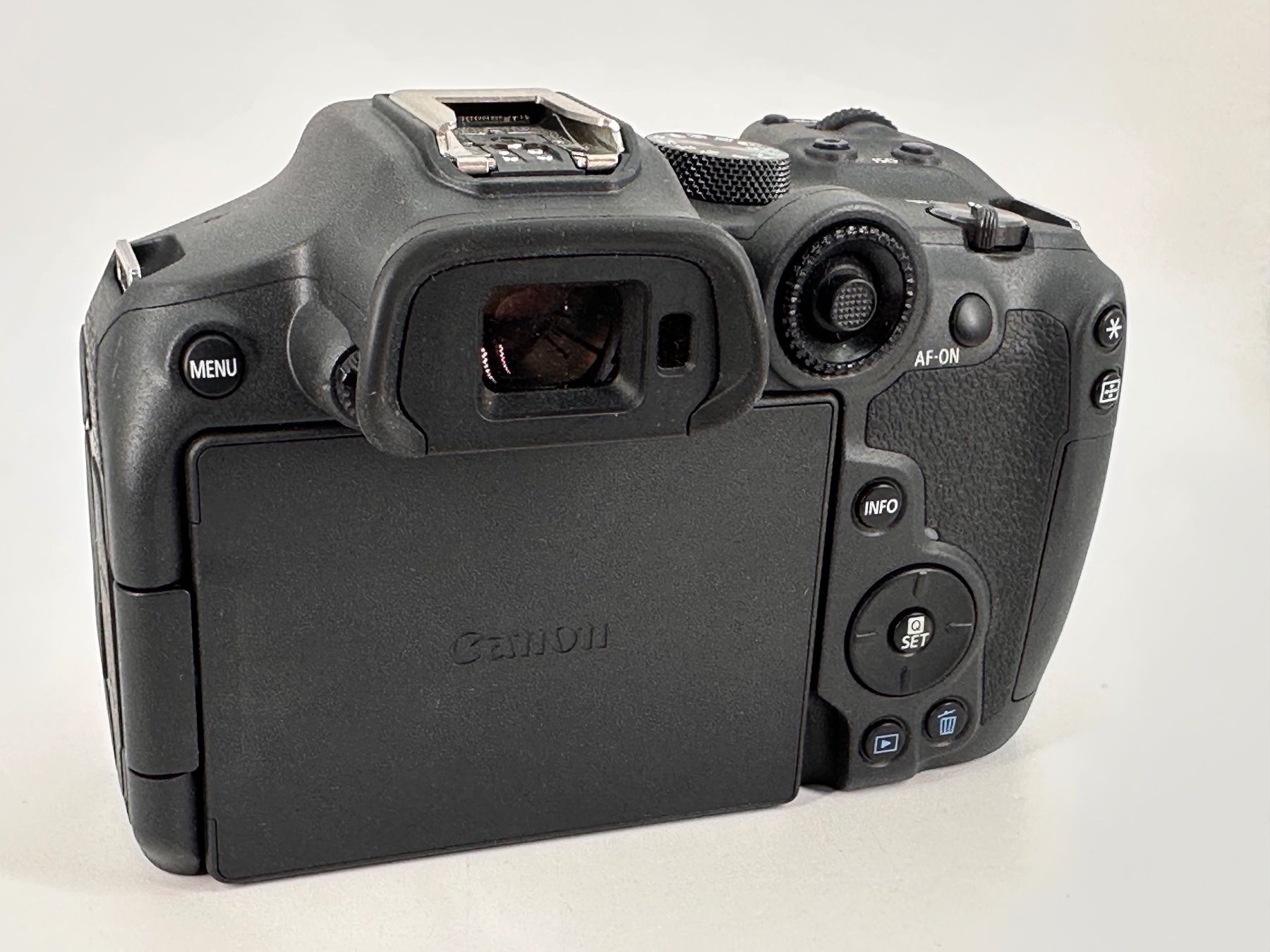 Canon Fotocamera: Canon EOS R7 +18-150 ist stm Objektiv – Nuovo (secondo la descrizione) da Arbon venduto da Sed_9bj9 3