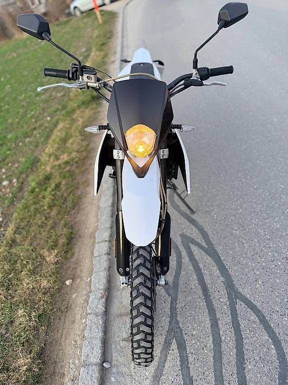 Strada: Malaguti XT125, Baujahr 2021 – Usato da Fahrwangen venduto da kry_5kbd 3