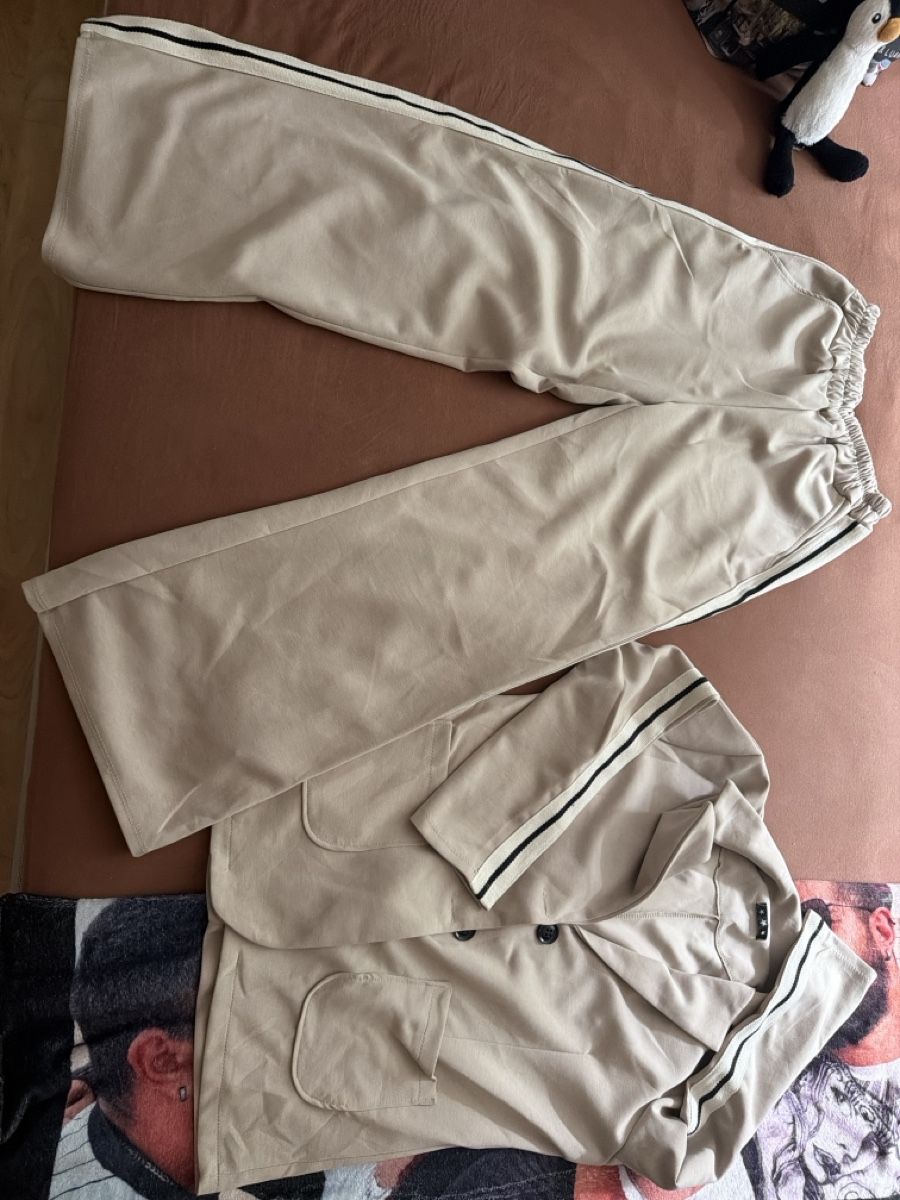 Lots de vêtements: Set 2 Teile  – D'occasion à Meiringen par lil_c7vk