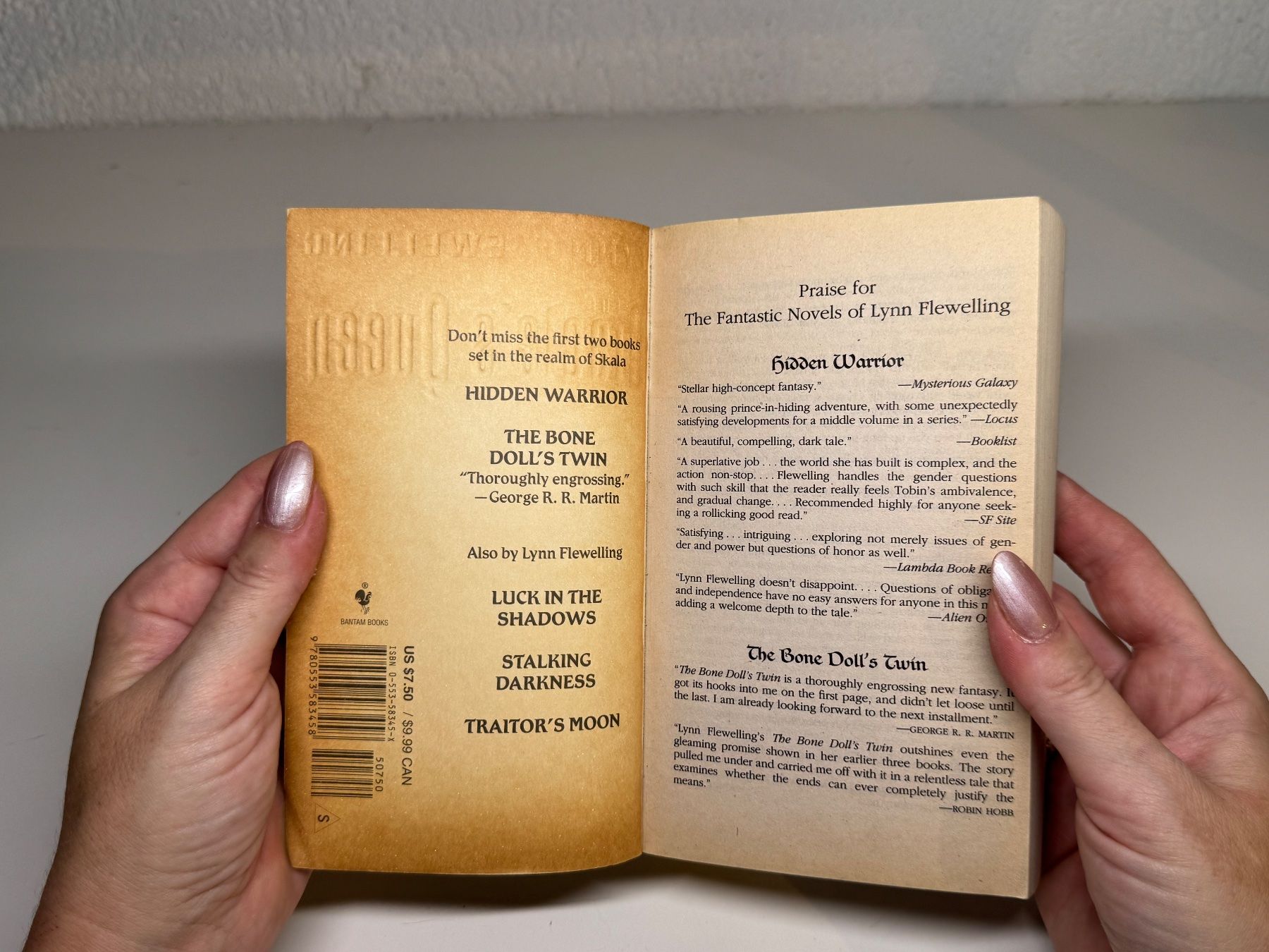 Libri: NOVEL: Lynn Flewelling, The Oracle's Queen – Usato da Grosswangen venduto da English_books 2