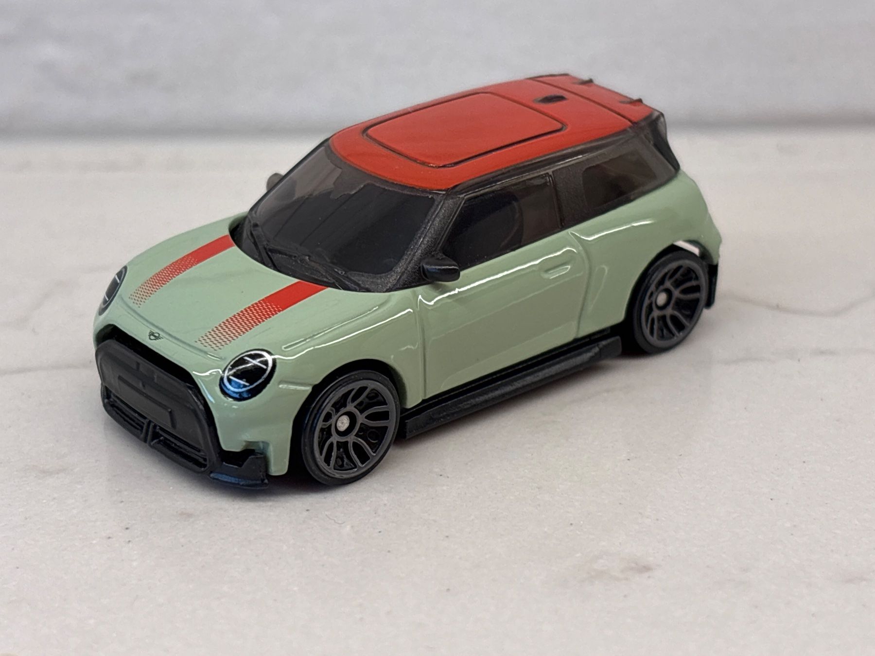 Hot Wheels Modellautos: Hotwheels Mini Cooper E test usine non rivetée 1/64 – Neu (gemäss Beschreibung) aus Gollion von Hampton