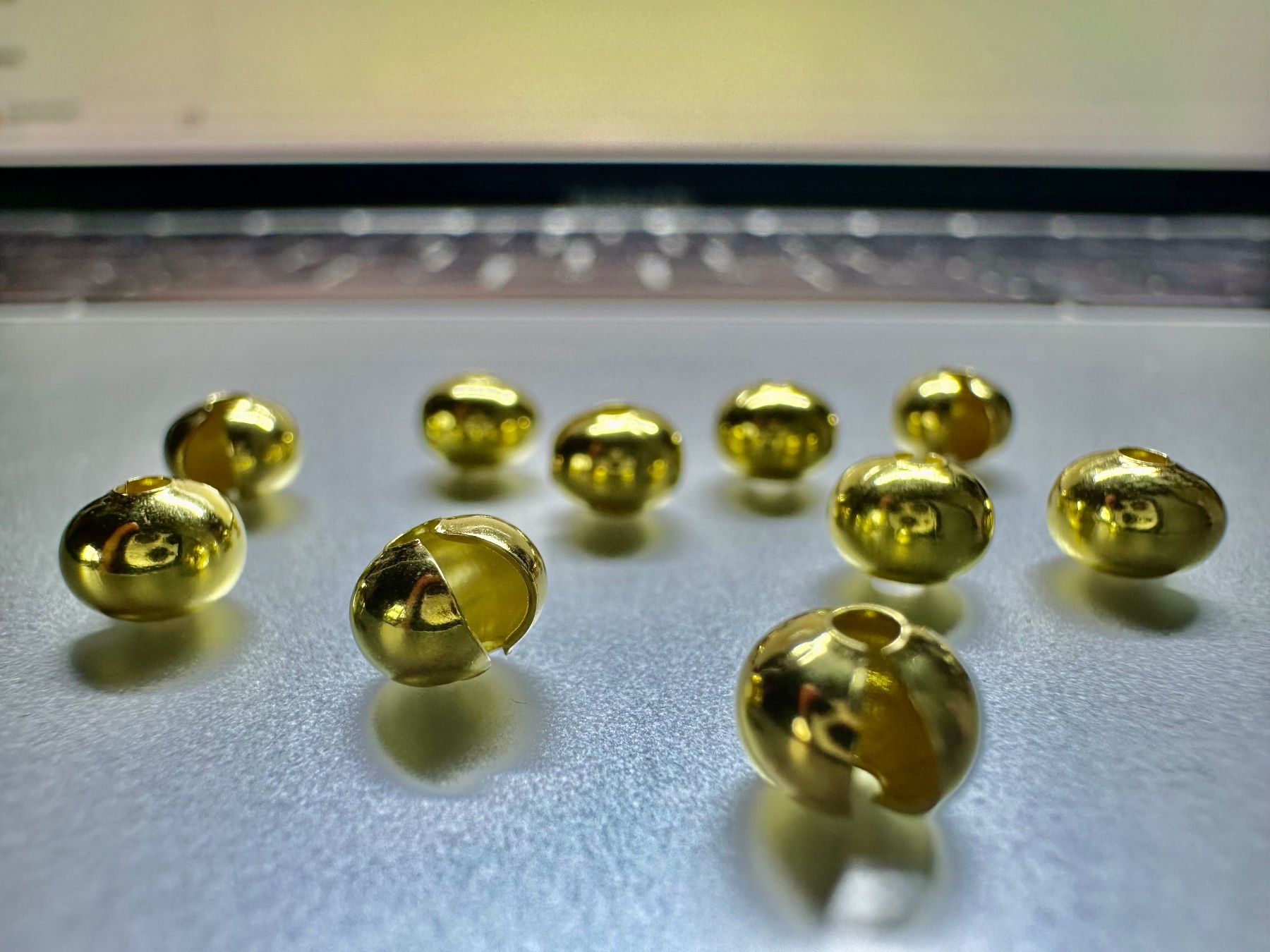 Perle (finte): Kaschierperlen Crimpschutz-Kugeln aus echtem Silber 5mm – Nuovo (secondo la descrizione) da Langenthal venduto da Seelenfreunde