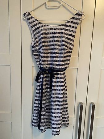 Sommerkleid im Marinelook Gr. S