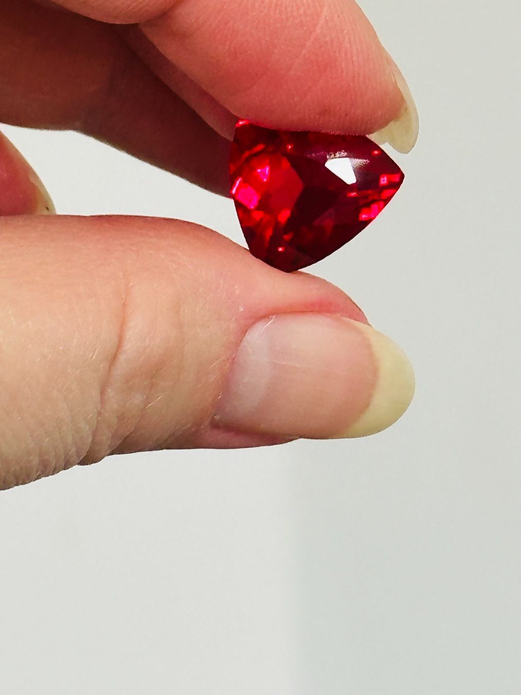 Pietre preziose: Trillion Cut 12.60 Ct Certified – Nuovo e nell'imballaggio originale da Genève venduto da AGBERG 7