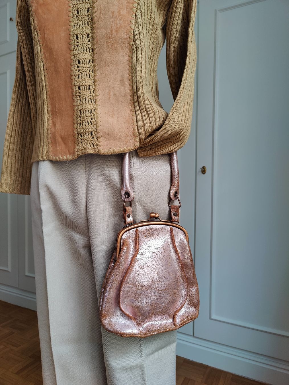 Max Mara Borse da donna: Max & Co. Bronze Metallic Frame Handbag, Party Chic – Usato da La Tour-de-Peilz venduto da dAutrefois 1