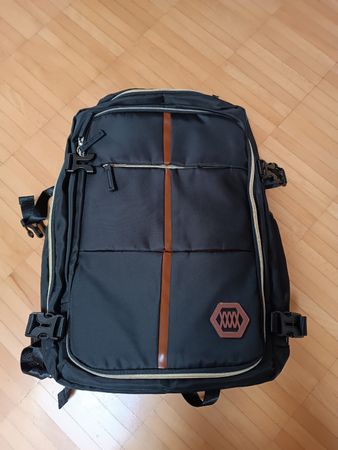 Schwarzer Rucksack NEU mit vielen Fächern und Bauchtasche