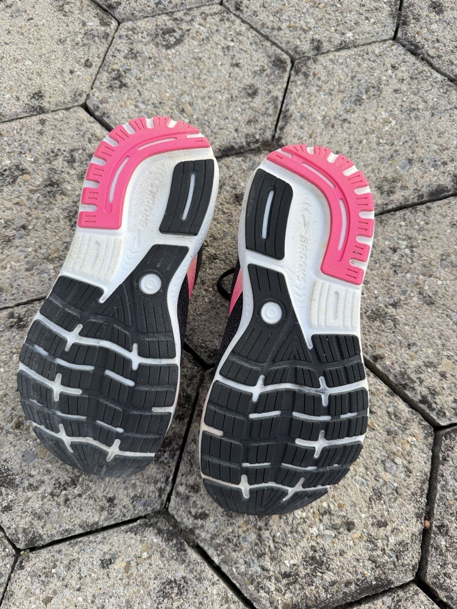 Brooks Damenschuhe: Damen Laufschuhe Brooks – Gebraucht aus Obfelden von cla_29g7 1